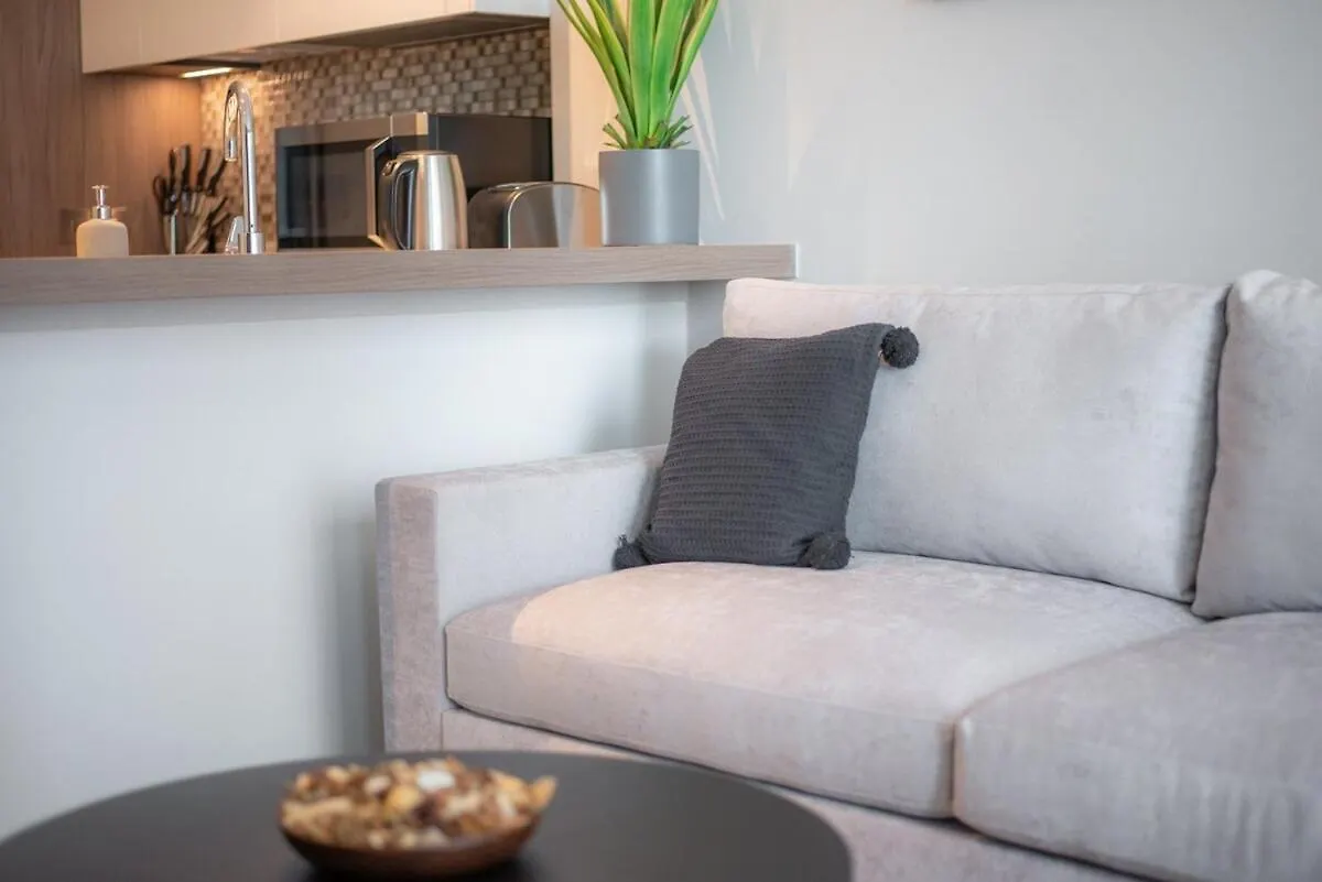 Cozy Studio Apartment Perfect For 4 In Dubai Marina