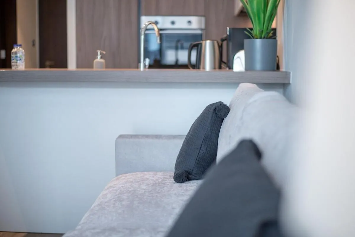 Cozy Studio Apartment Perfect For 4 In Dubai Marina